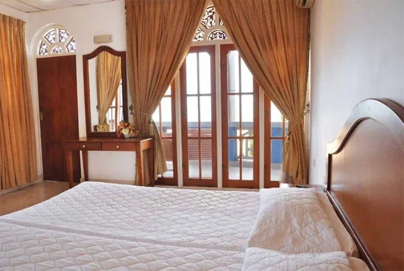 نيجومبو The Reef Beach Hotel سريلانكا