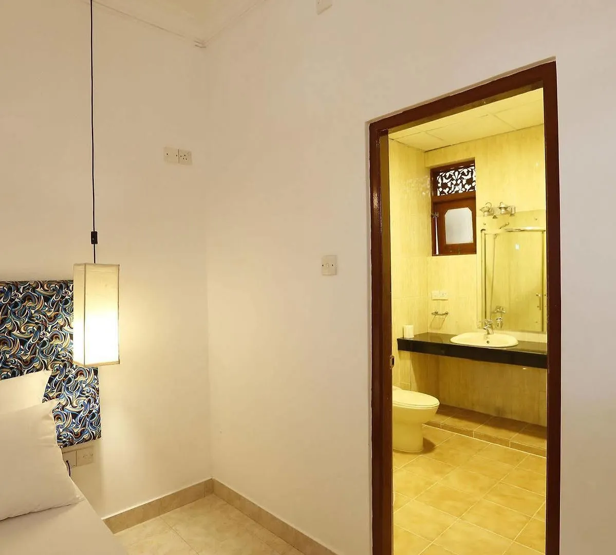 نيجومبو The Reef Beach Hotel 2*,