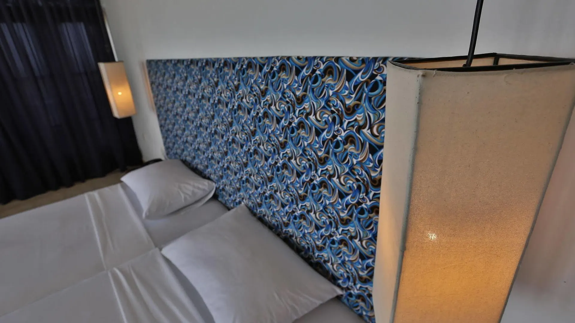 **  نيجومبو The Reef Beach Hotel سريلانكا