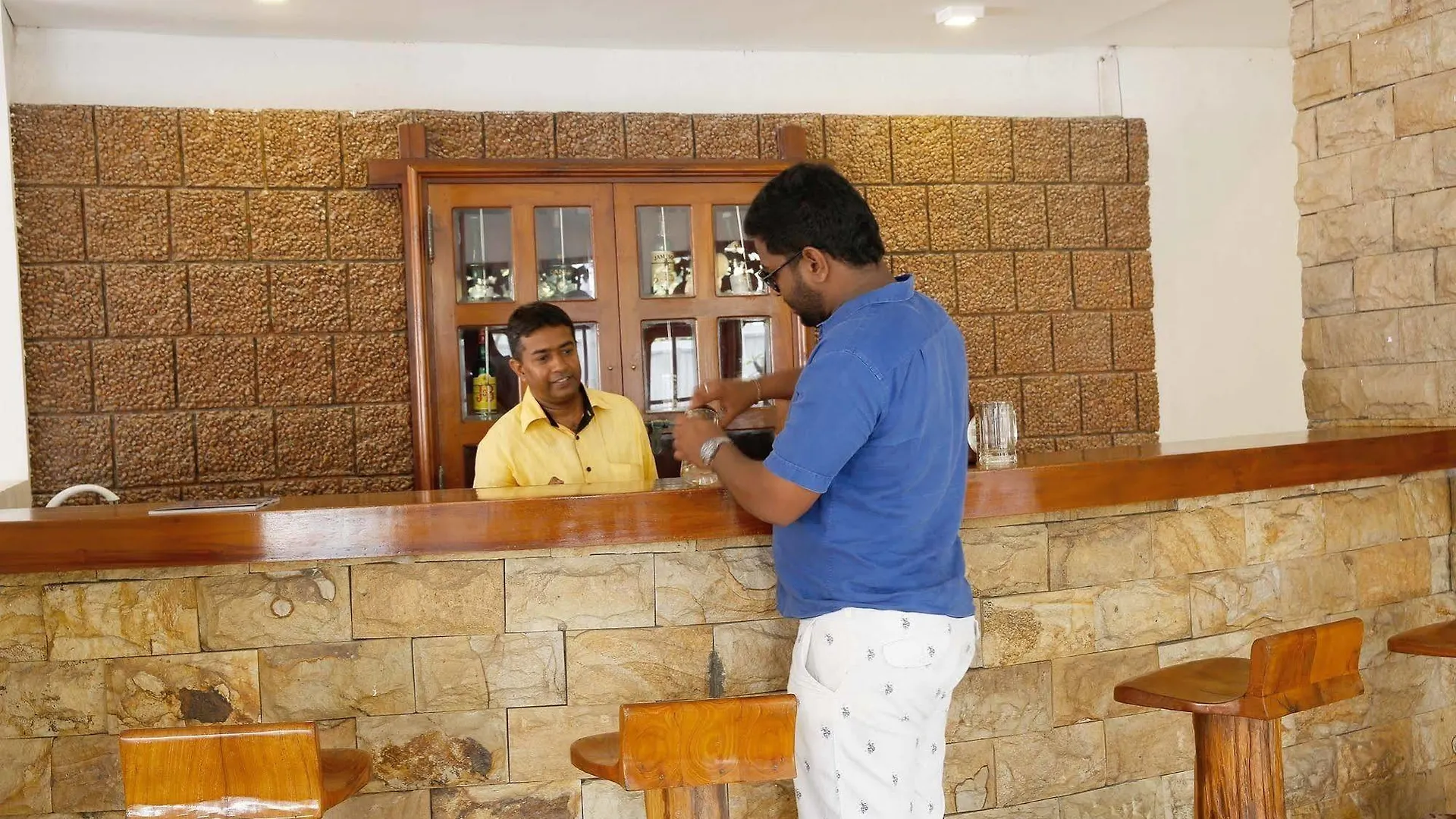نيجومبو The Reef Beach Hotel
