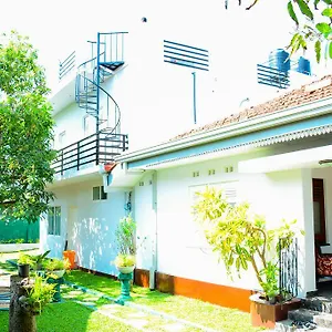 https://mama-beach-villa.kandyhotelsnow.com